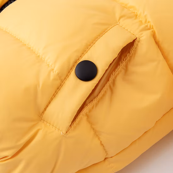 2021 chaquetas hinchadas calientes sólidas de gran tamaño de los niños de los niños del OEM espesan la capa encapuchada del invierno del bebé abajo